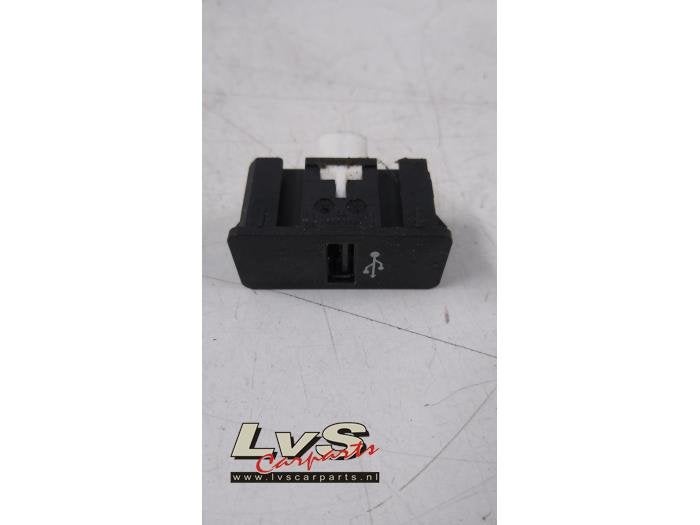 Connexion USB d'un BMW 4-Serie, -, 3 mois de garantie, Utilisé, -