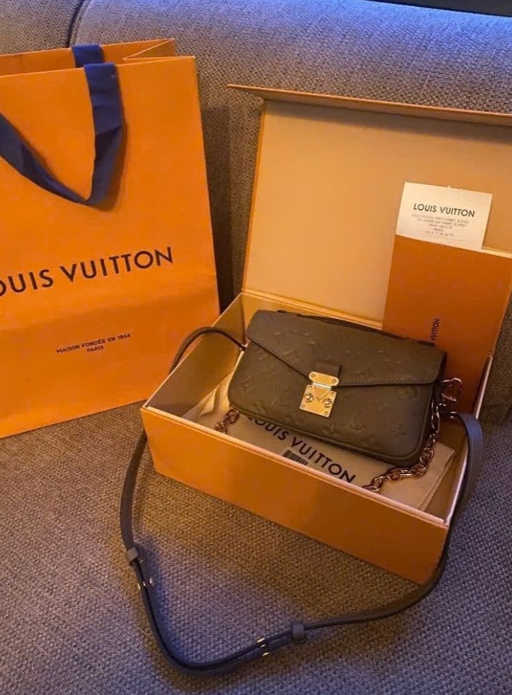 Louis Vuitton Tas Handtas pochette Metis east west Smoke, Ophalen of Verzenden, Nieuw, Beige, Handtas