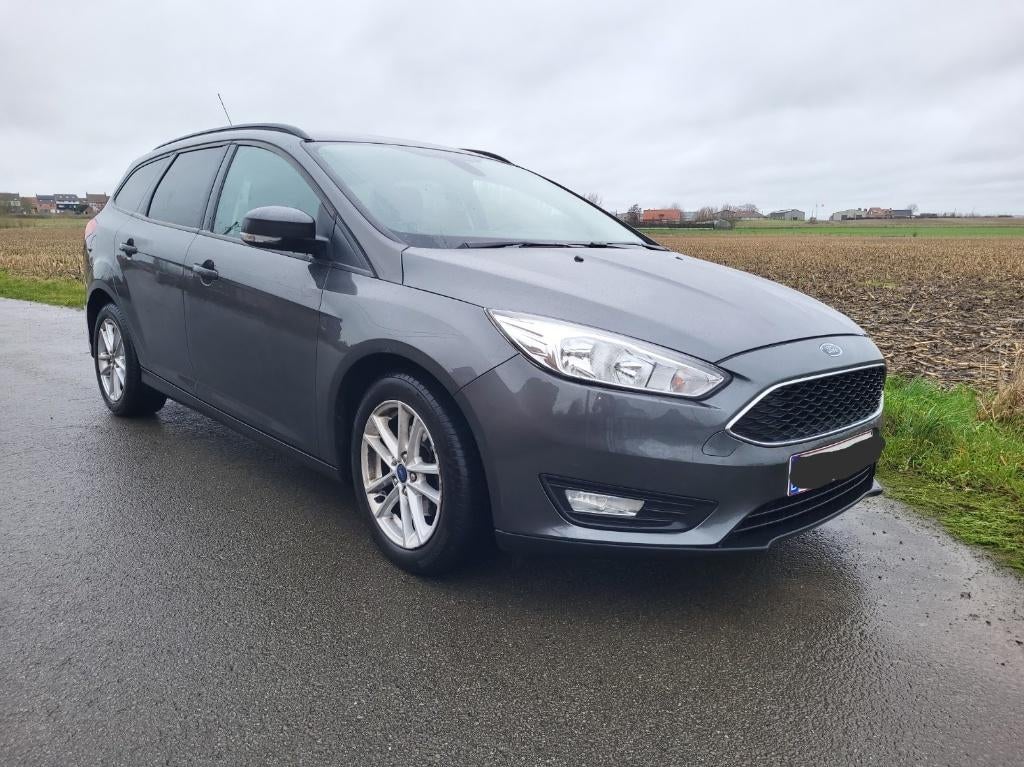 Ford Focus 1.5TDCi, Stof, 4 cilinders, Parkeersensor, 5 deurs