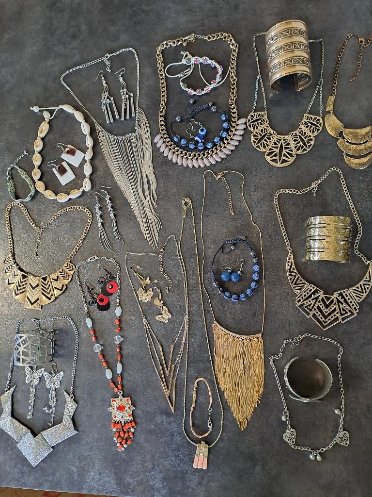 bijoux de fantaisie, Bijoux, Sacs & Beauté, Colliers, Enlèvement ou Envoi, Utilisé, Autres couleurs, Autres matériaux