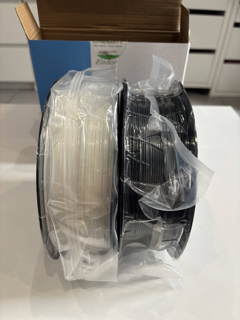 Lot de 2 bobines PLA 1KG Creality 1 noir et 1 blanche, Enlèvement ou Envoi, Comme neuf, Bobines de filament