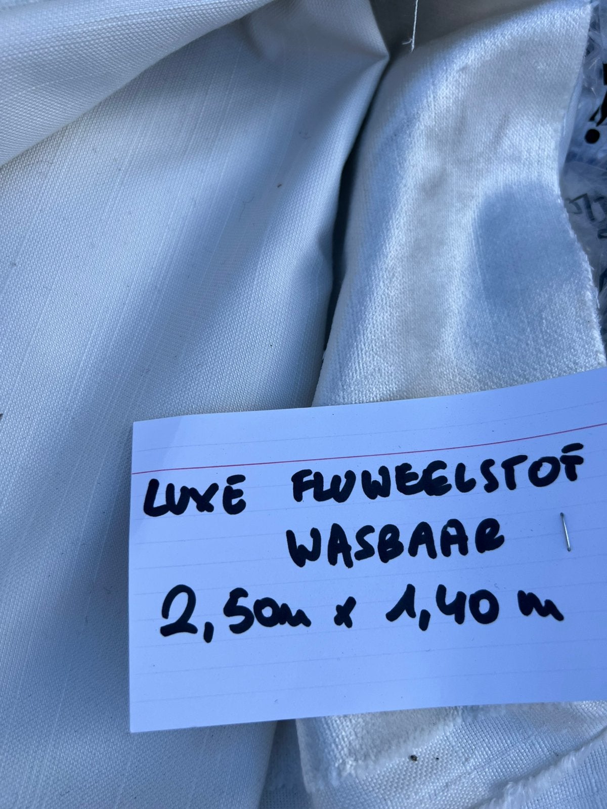 Nieuwe witte fluwerlstof , luxe uitvoering   Zie fotos, Hobby en Vrije tijd, Ophalen of Verzenden, Zo goed als nieuw