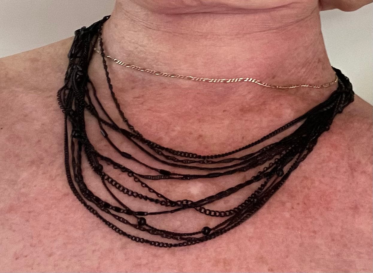 Joli collier élégant à plusieurs rangées, Bijoux, Sacs & Beauté, Enlèvement ou Envoi, Comme neuf, Noir