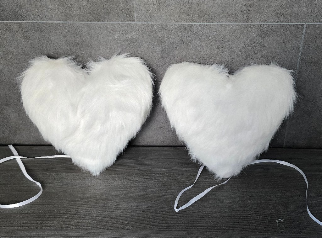 Kerstdecoratie  : 2 hartjes in imitatiebont, Ophalen of Verzenden, Zo goed als nieuw