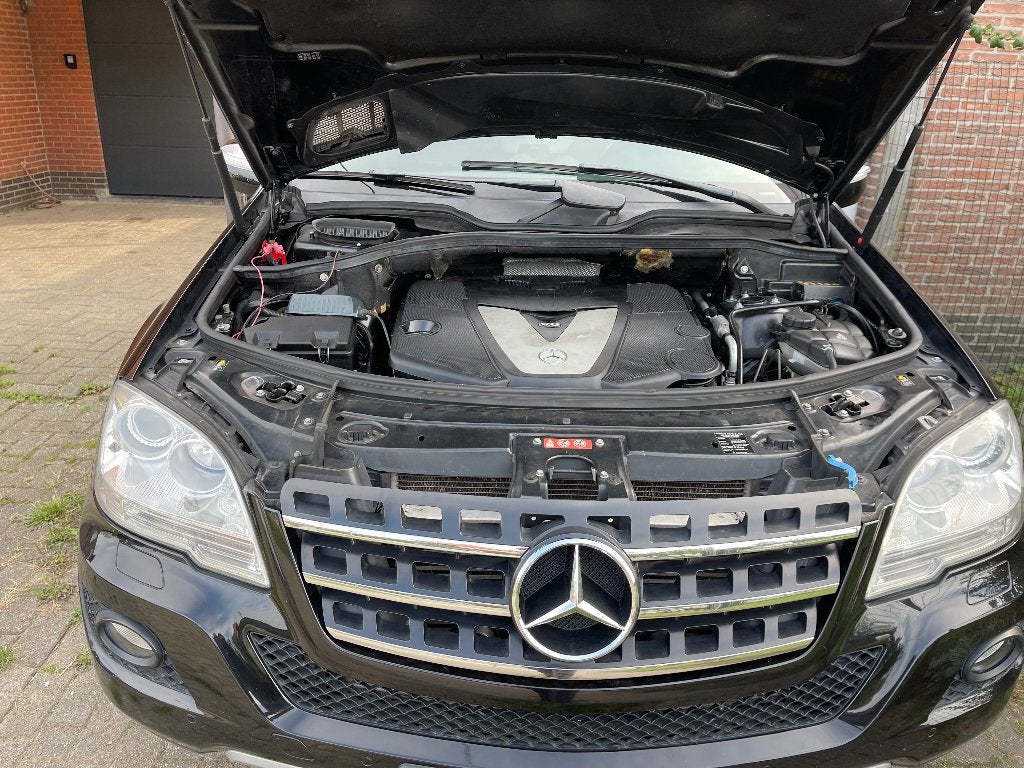 Mercedes Benz ML320 lichte vracht. MOTOR VASTGELOPEN!!!, Autos, Cuir, Classe M, Achat, 2 places