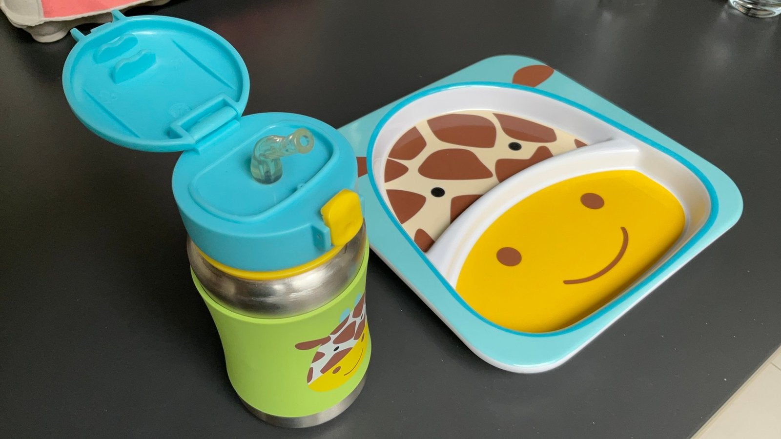 Bordje en drinkfles, Ophalen, Zo goed als nieuw