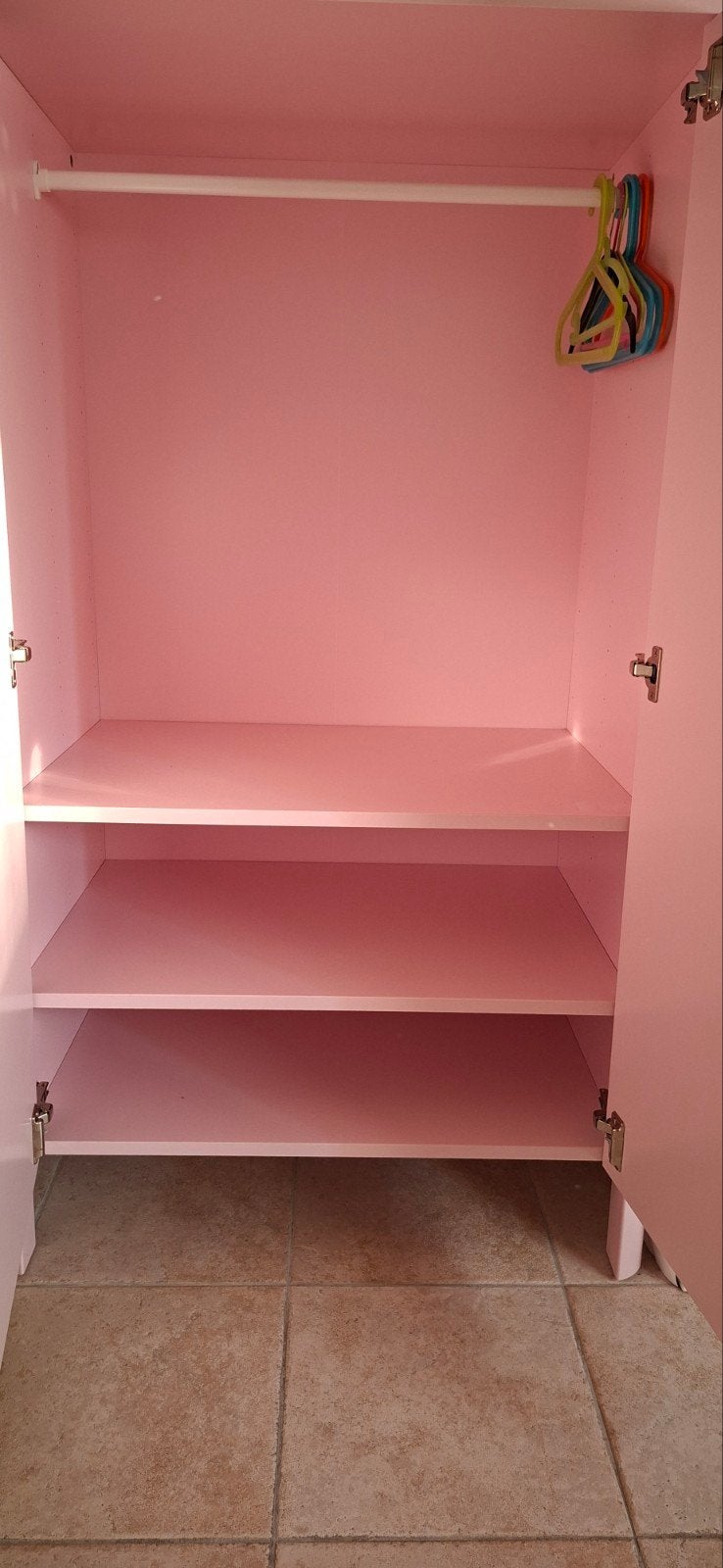 Armoire IKEA, Armoire