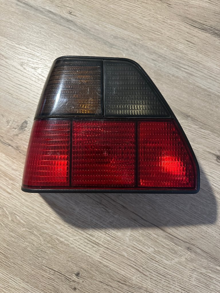 Feu Arrière Gauche VW Golf Country OEM 193945111, Enlèvement ou Envoi, Utilisé, Volkswagen