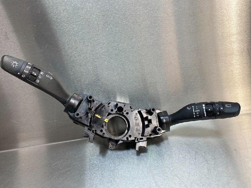 COMBINE COMMODO Hyundai i20 (GBB) (|93403C8961|), Utilisé, Hyundai