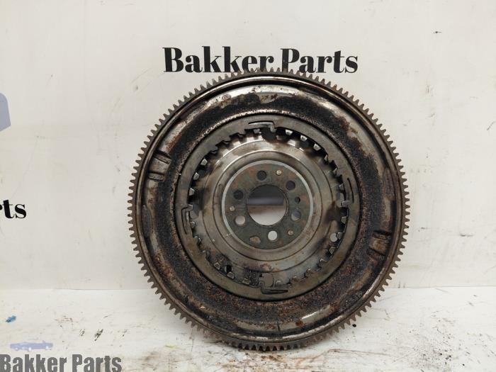 Volant moteur d'un Volkswagen Golf, -, Volkswagen, -, 3 mois de garantie