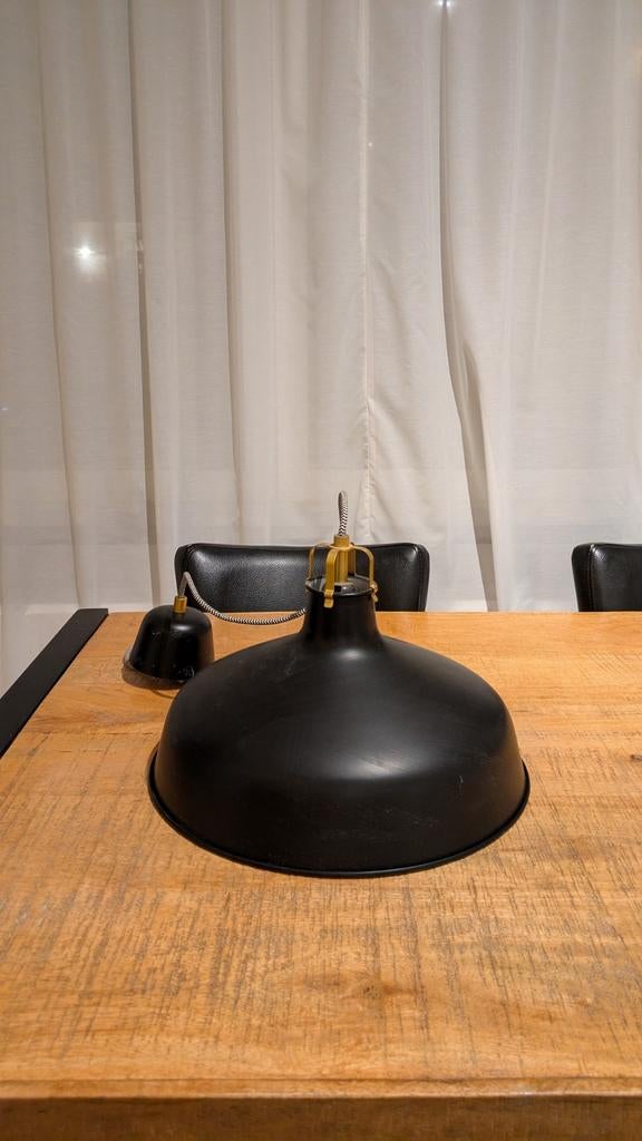 4 lampes élégantes identiques, Enlèvement