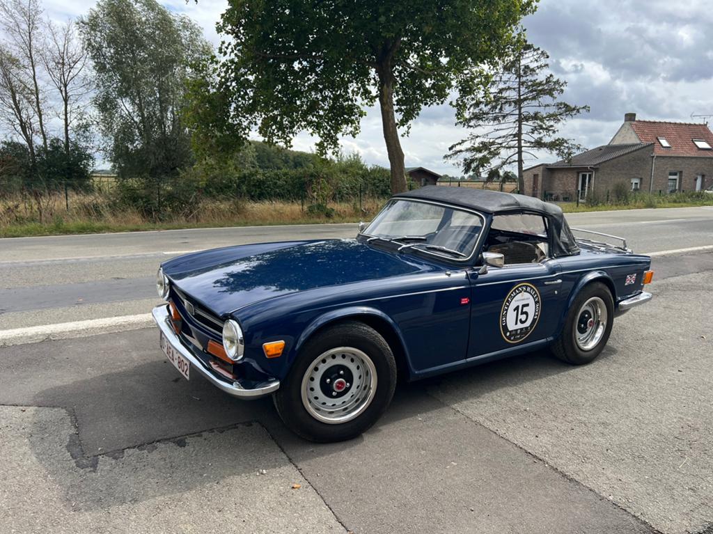 Triumph TR6, Auto's, Oldtimers, Particulier, Triumph, Benzine, Cabriolet, 2 deurs, Handgeschakeld, Blauw, Zwart, Leder, Achterwielaandrijving
