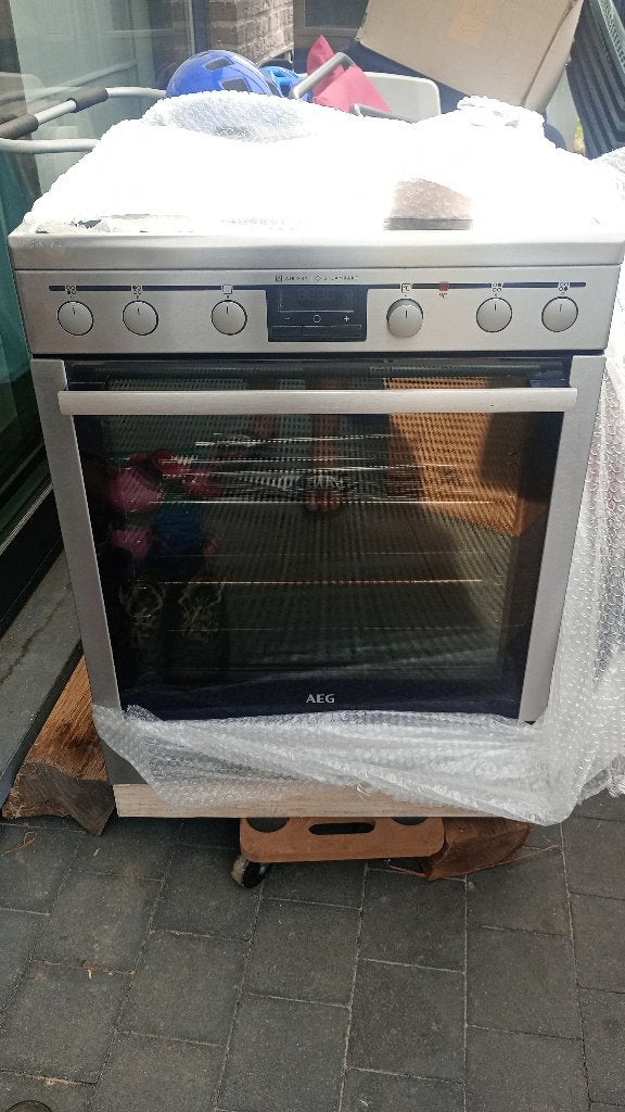 CUISINIÈRE AVEC AIRFRYER/CUISINIERE AVEC AIRFRYER, Electroménager, Cuisinières, 85 à 90 cm, 4 zones de cuisson, Céramique, Comme neuf