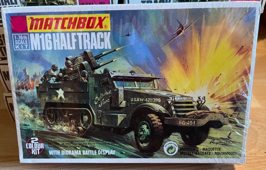 Maquette MATCHBOX ( M16 Half-track) 1:76, 22 boîtes, Enlèvement ou Envoi