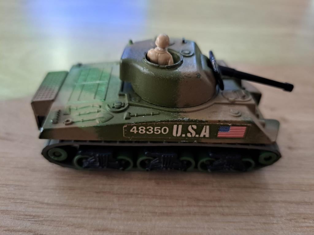 Matchbox battle Kings k-101 sherman tank, Hobby & Loisirs créatifs, Modélisme | Radiocommandé & Téléguidé | Autre, Enlèvement