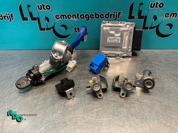 Serrure de contact + ordinateur d'un Hyundai I10 (I10 08-), -, 3 mois de garantie, Utilisé, Hyundai