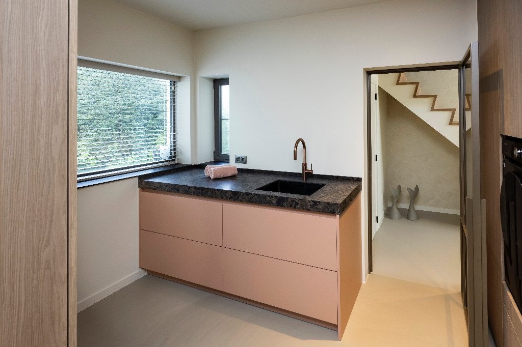 Showroommodel meubel voor bijkeuken of pantry - 50%, Ophalen, Nieuw, 200 cm of meer, Roze