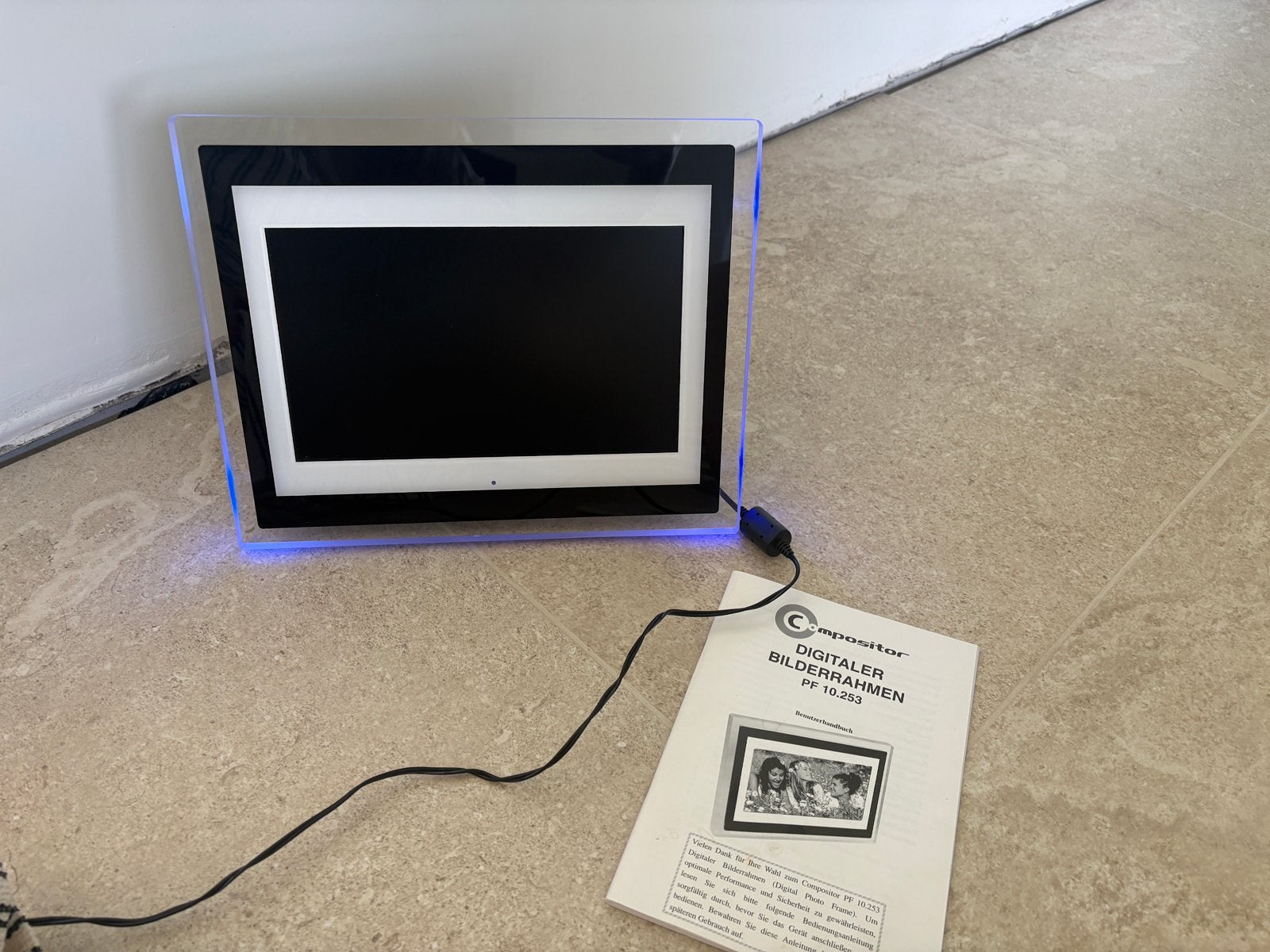Digitale fotokader met kabel, Audio, Tv en Foto, Foto | Digitale fotokaders, Ophalen, Zo goed als nieuw, 8 tot 12 inch, Overige merken