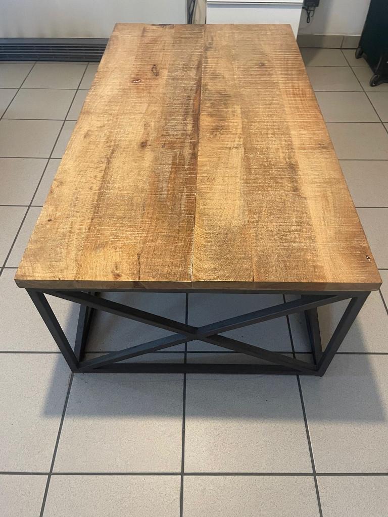 Table salon, Enlèvement