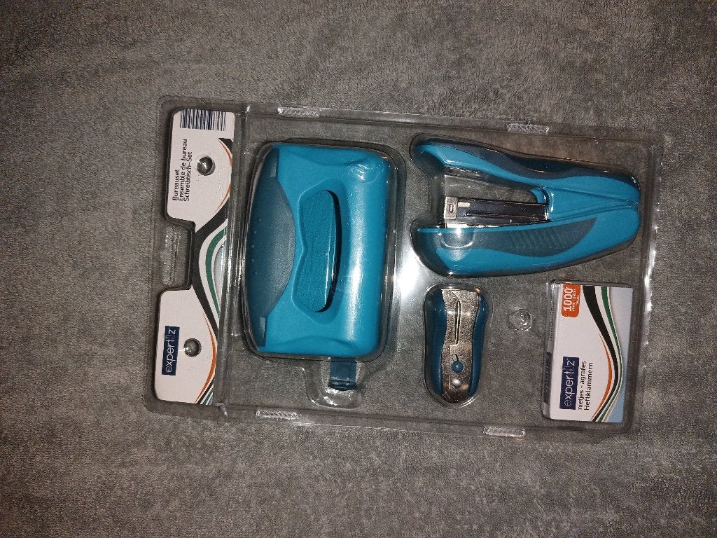 2 Perforators en 1 nietjesmachine, Diversen, Schoolbenodigdheden, Ophalen, Nieuw