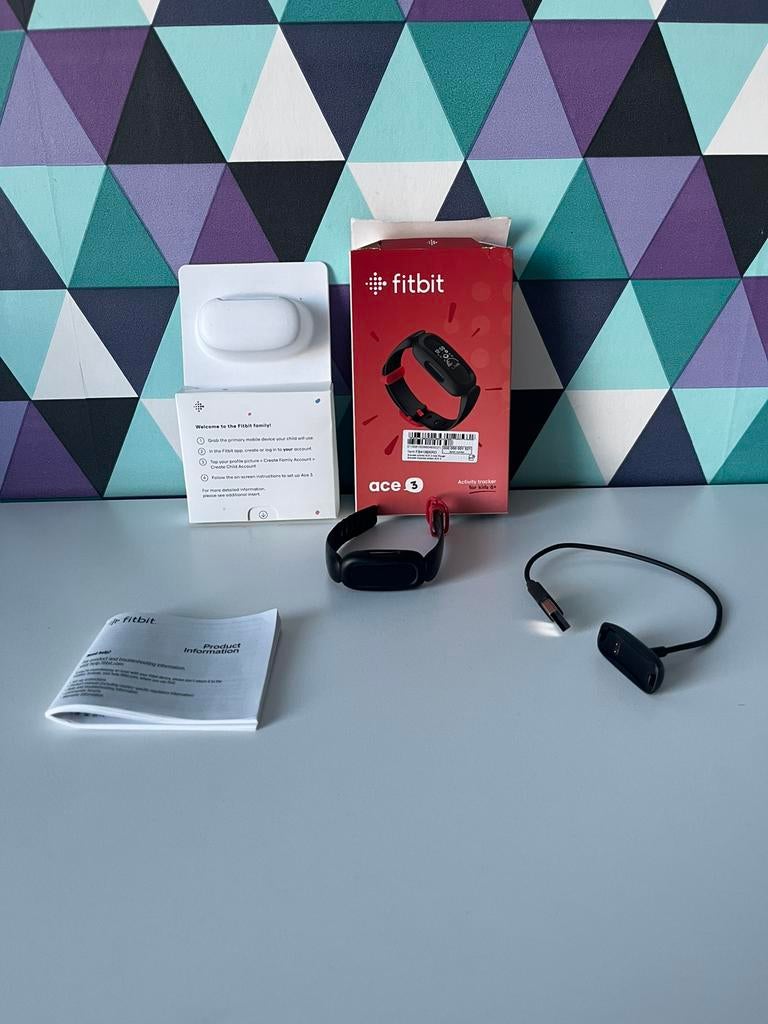 Fitbit Ace 3 Activity Tracker voor kinderen, Ophalen, Stappen, Zwart, Zo goed als nieuw