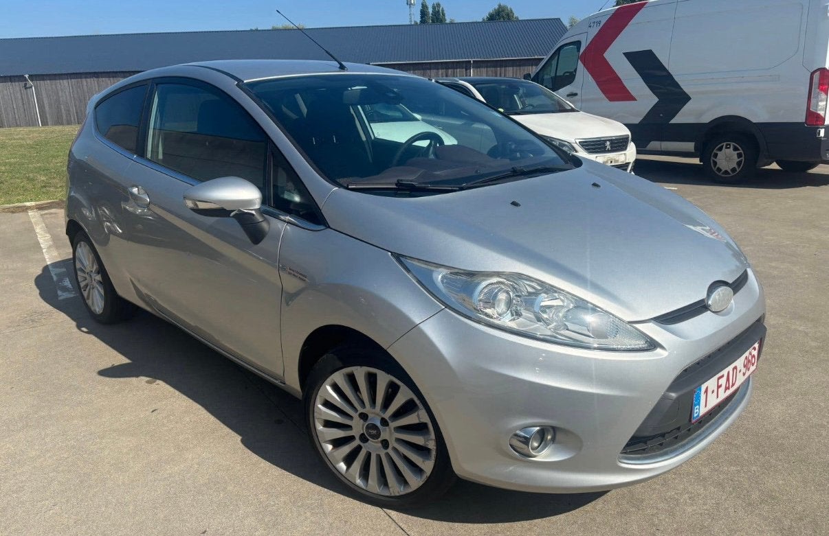 Ford Fiesta 1.6 TDCi TITANIUM *161.000 Km*2010*AIRCO*1E MAIN, Autos, Argent ou Gris, Achat, Boîte manuelle, Noir