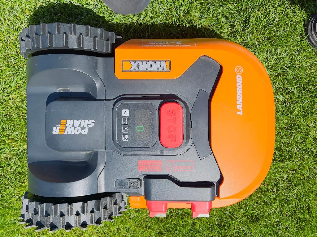 Worx Landroid  S WR130e : Gazon-robot, Ophalen, Cirkelmaaier, Minder dan 30 cm, Zo goed als nieuw