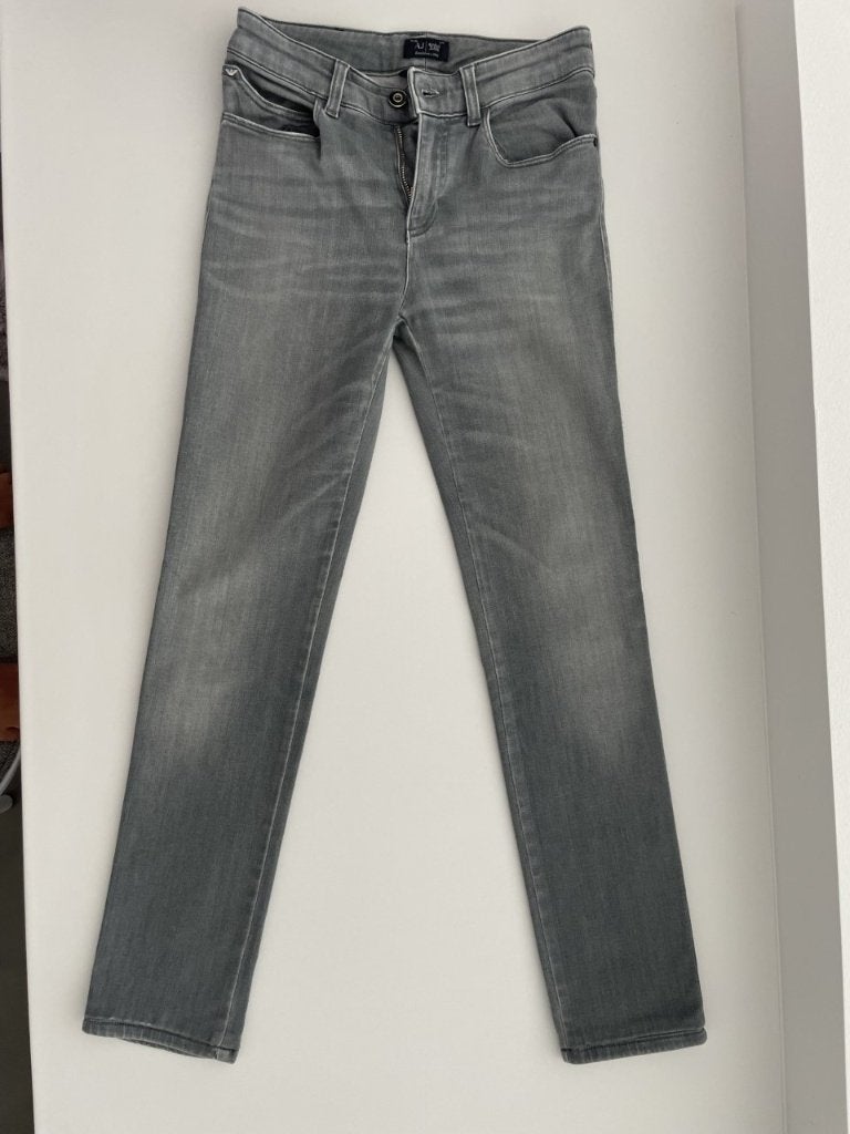 Grijze jeansbroek van ARMANI maat 25, Armani Jeans, Ophalen of Verzenden, Zo goed als nieuw, W27 (confectie 34) of kleiner
