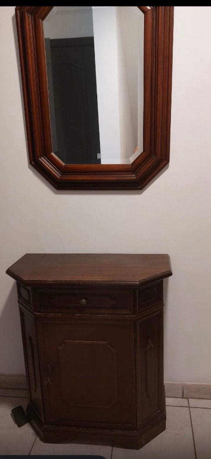 Petit meuble et miroir, Enlèvement, Utilisé