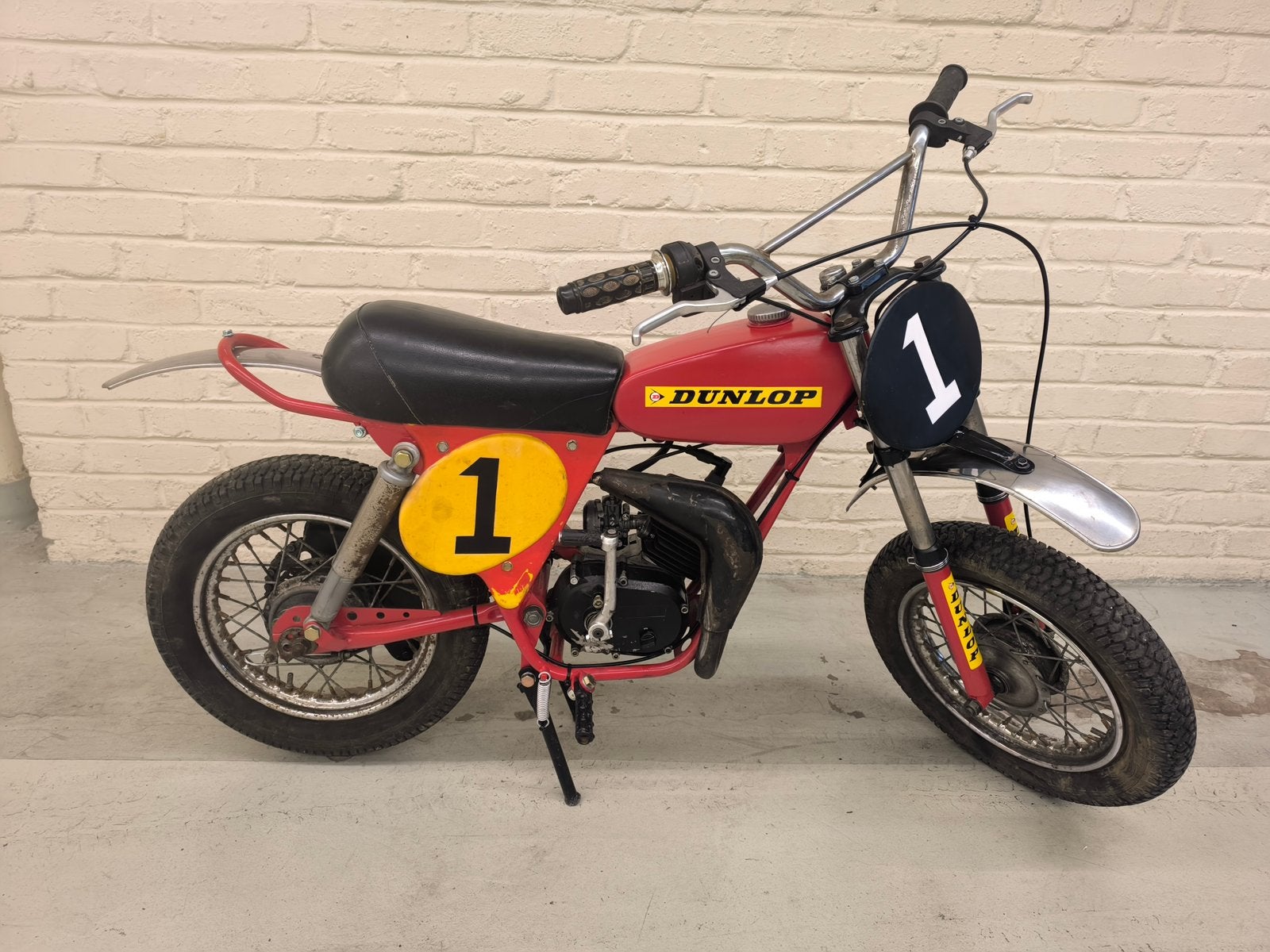 Swm cross boy, Motos