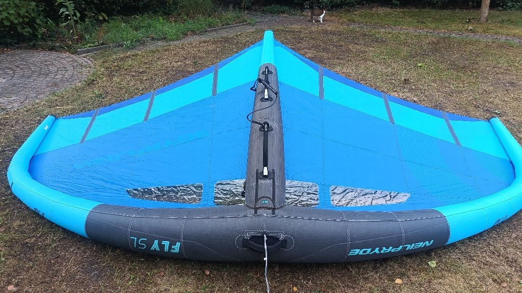 Neilpryde FLY SL 7.0 incl.leash, Sports nautiques & Bateaux, Aile de surf, Enlèvement ou Envoi, Comme neuf, Wingsurf-aile