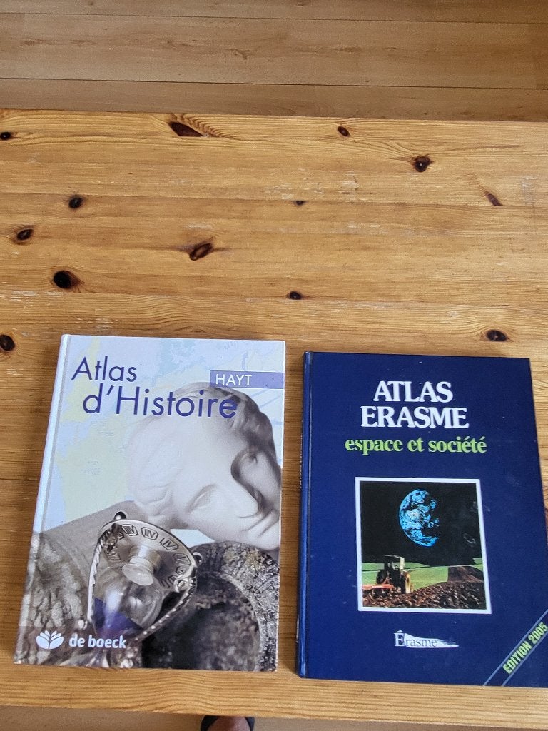 Lot de 2 atlas, Ophalen, Gelezen