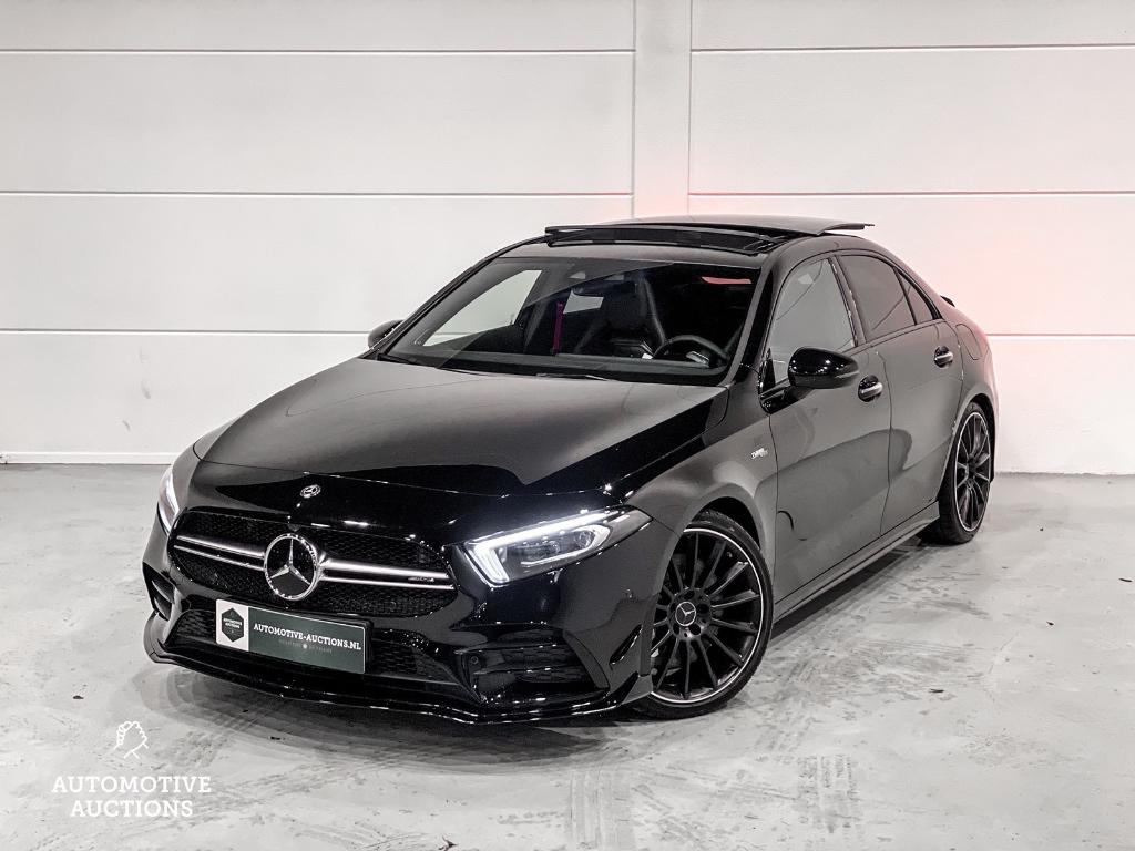 Mercedes A35 AMG Sedan met Brabbus en Akrapovic pak 365 pk, Auto's, Automaat, 1995 cc, 4 cilinders, Zwart