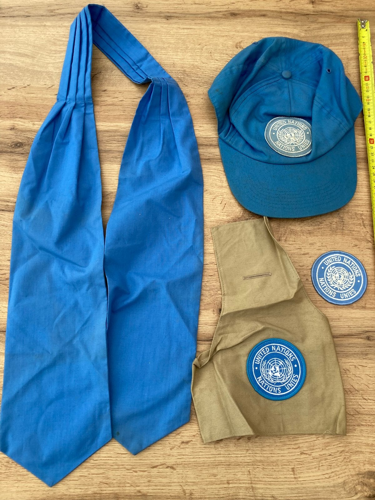 UN Blauwhelm 1998 lotje àlles samen 25€, Collections, Objets militaires | Général, Enlèvement ou Envoi, Armée de terre, Autres types