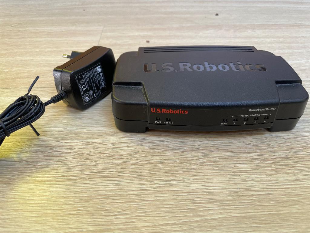 Broadband router USR8004 van US Robotics GRATIS, Ophalen, Gebruikt, Router, US Robotics