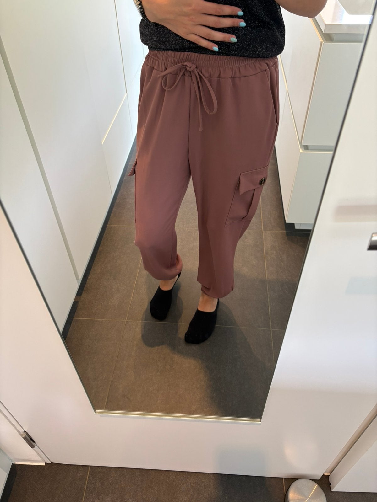 Studio IT cargo broek – maat M, Kleding | Dames, Broeken en Pantalons, Zo goed als nieuw, Roze, Lang, Ophalen