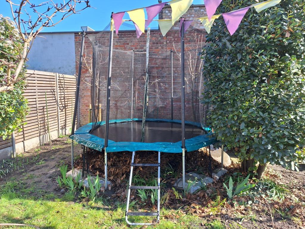 trampoline octogonal avec nouveau cadre., Enfants & Bébés, Enlèvement, Utilisé