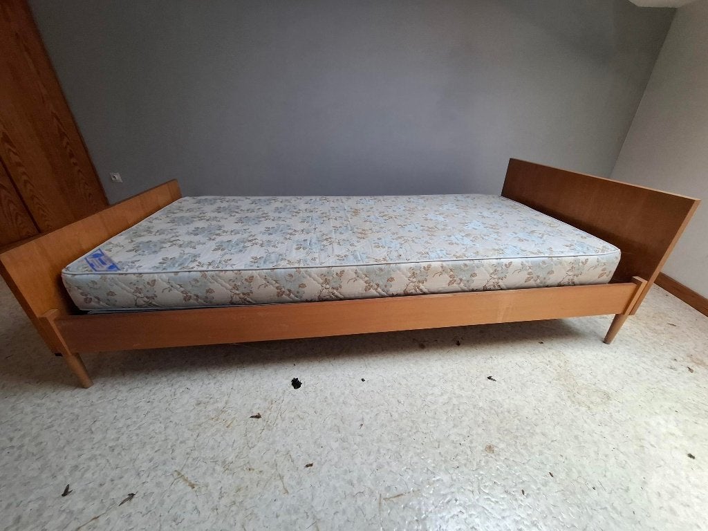 eenpersoonsbed, Ophalen, Gebruikt, 90 cm, Bruin