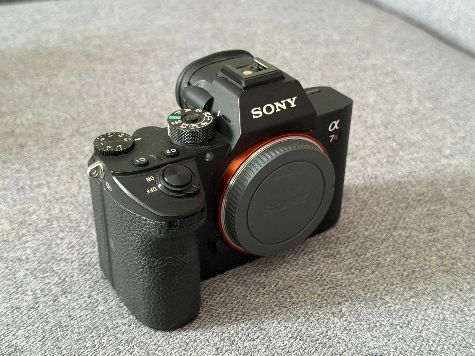 Sony a7 R III, Enlèvement, Sony