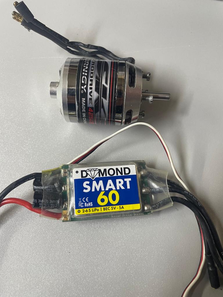 TURNIGY SK3 MOTOR 4250/500 met regelaar SMART, Hobby en Vrije tijd, Modelbouw | Radiografisch | Vliegtuigen, Ophalen of Verzenden