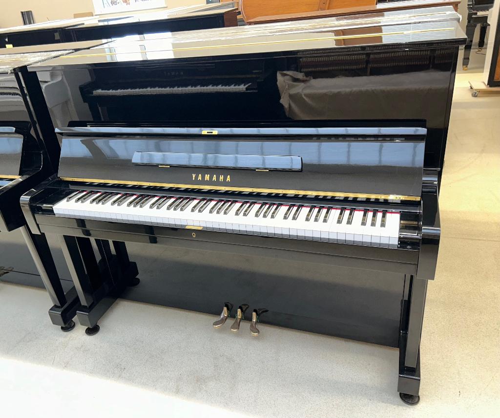 Pianos droits Yamaha U1 - Garantie: 10 ans "Pianos Michiels", Enlèvement ou Envoi, Comme neuf, Autres couleurs, Piano
