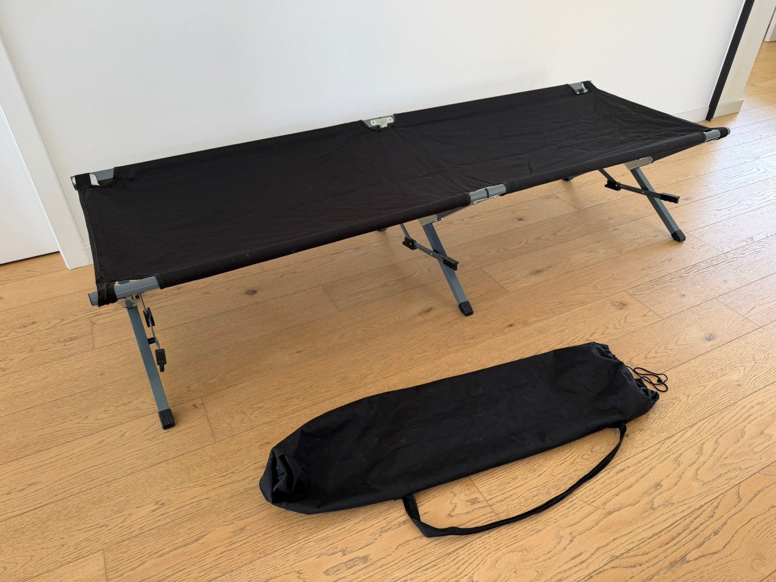 Kampeerbed / Alu veldbed easy up, Ophalen, Zo goed als nieuw, Overige
