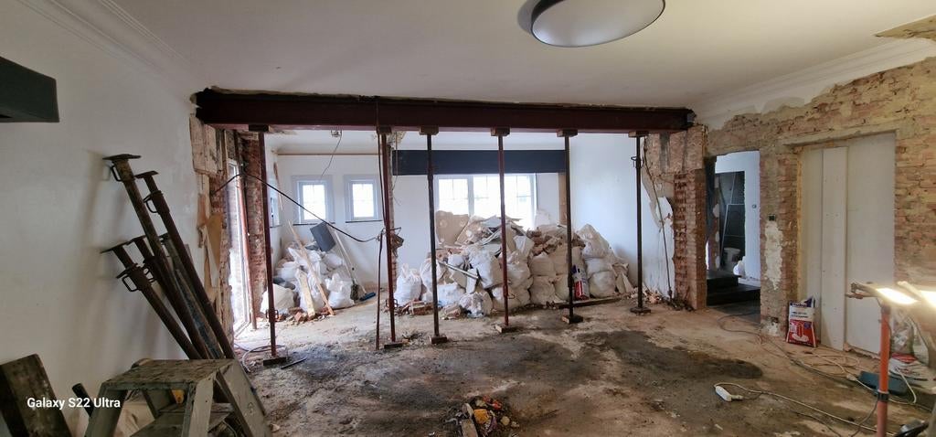 Afbreken werken.Sloop werken.Poutrel plaatsen.0466498753