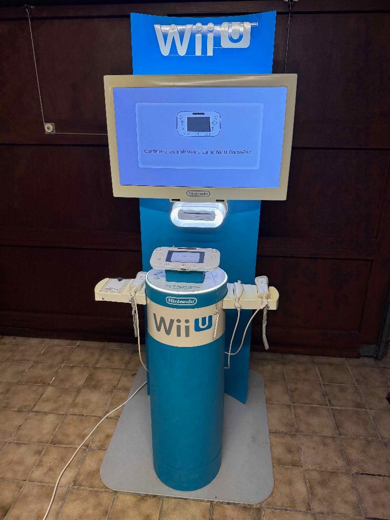 Kiosque Kiosk Demopod Nintendo Wii U, Games en Spelcomputers, Spelcomputers | Nintendo Wii U, Ophalen, Gebruikt, Met 2 controllers