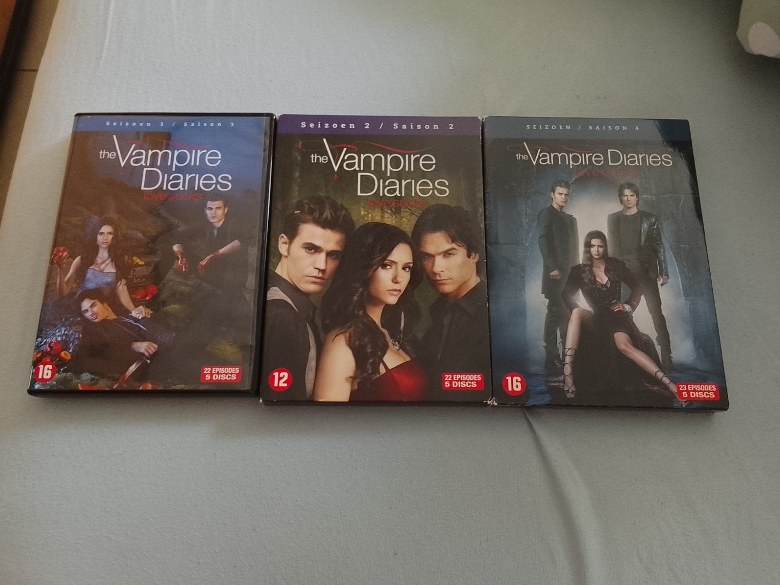 The Vampire Diaries dvd,s, Anglais, Néerlandais, Matériel bonus, À partir de 16 ans