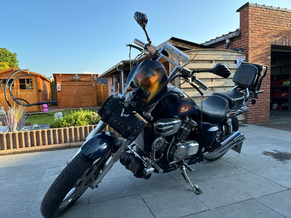 Honda supermagna, 700 cc, Cardan-aandrijving, 4 cilinders, Chopper