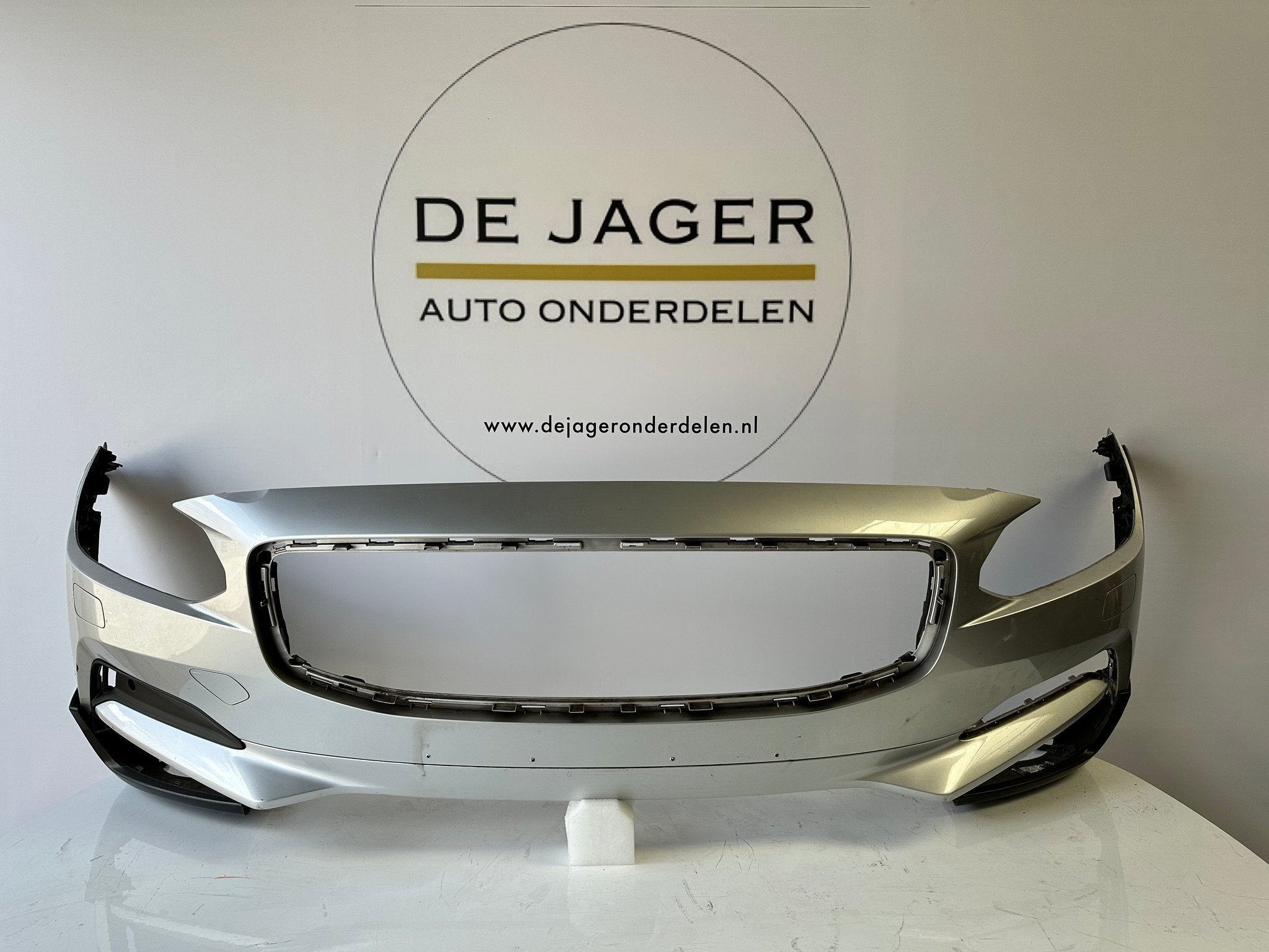 VOLVO V90 S90 CROSS COUNTRY VOORBUMPER BUMPER 31383226, Gebruikt, Gunnar Engellaus vag 8
405 31  Gothenburg, SE, Info@volvocars.com