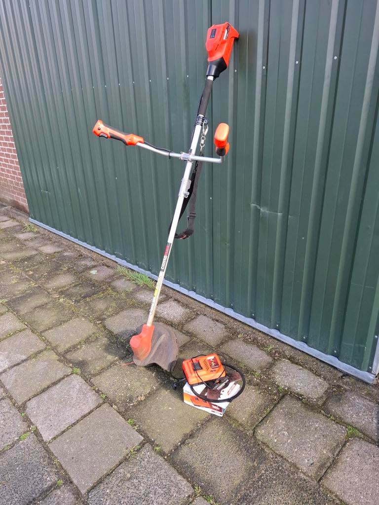 POWERPLUS accu bosmaaier met defect aan accu, Enlèvement, Batterie