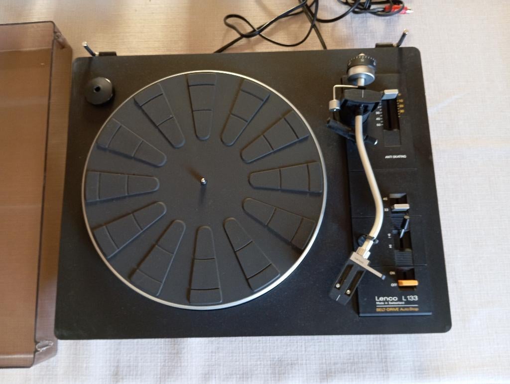 LENCO L133 BELT-DRIVE Auto Stop platenspeler, Ophalen of Verzenden, Gebruikt, Platenspeler, Overige merken