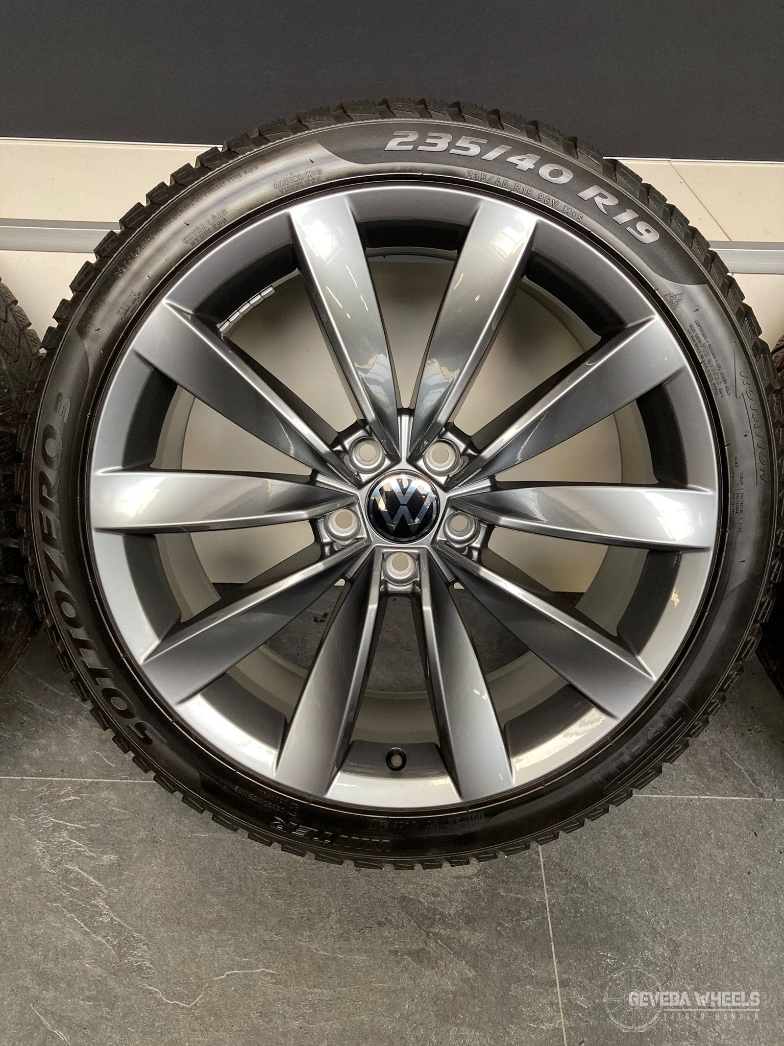 19” originele Volkswagen Passat / Arteon velgen winterbanden, Auto-onderdelen, 19 inch, Gebruikt, -, -